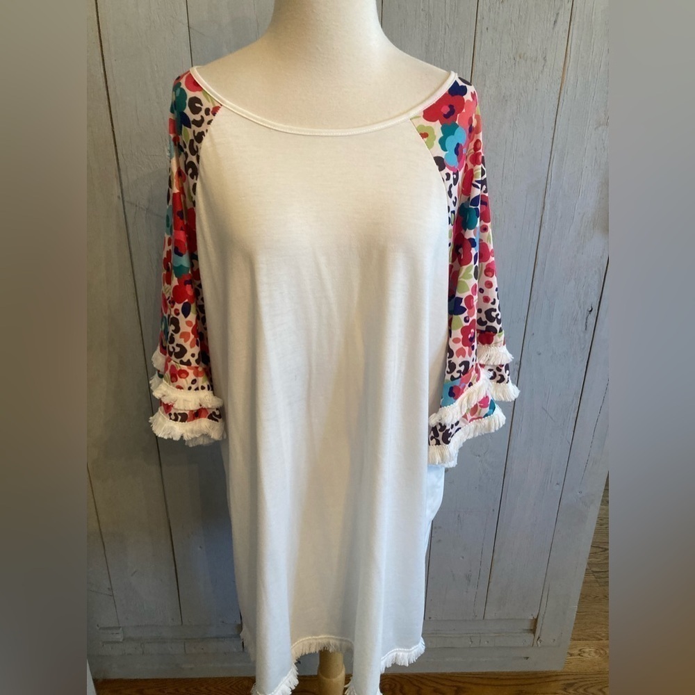 Boutique Flutter Sleeve Fringe‎ Ruffle Hem Floral Blouse!! Sz-￼3X